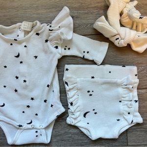 Kate Quinn Stars & Moon Set 3-6M 🧺 BUNDLE @ 5 PCS FOR $35 (see below) 🧺
